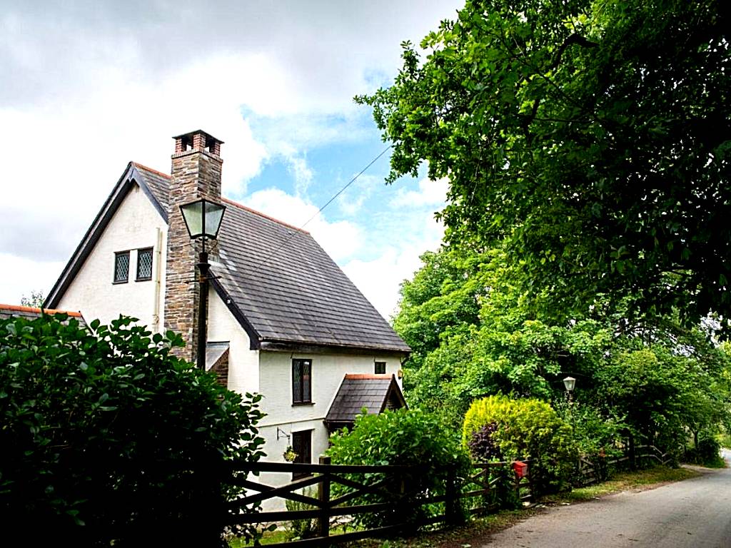 Charming Guest House in Cornish Countryside