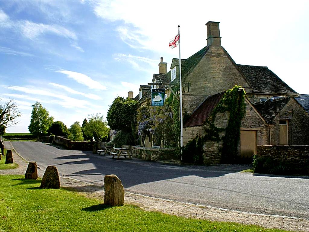 The Swan Inn Swinbrook