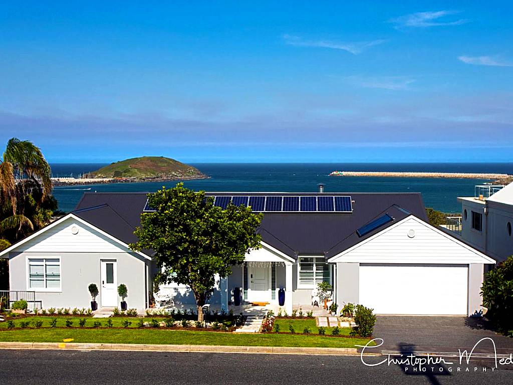 Jetty Splendour Guest Bedroom with Bathroom en-suite B'nB