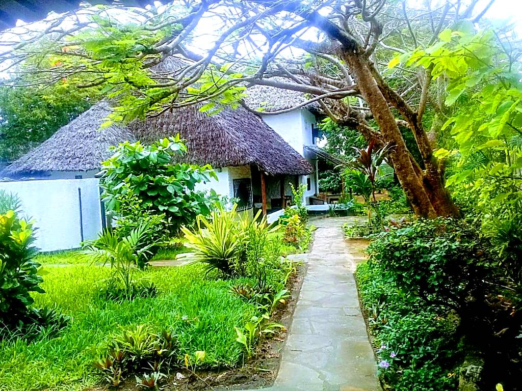 Diani Banda Cottages