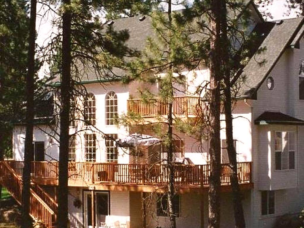 River Cove Elegant Waterfront Bed & Breakfast (Post Falls) 