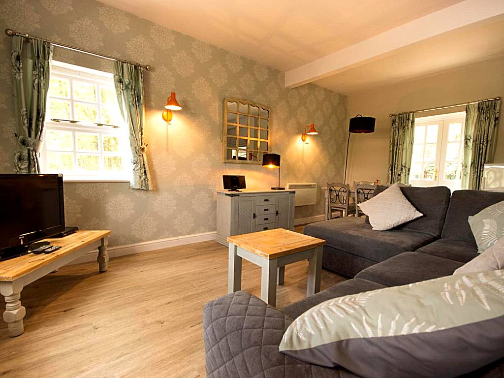 Tissington Cottage- Darwin Lake Holiday Village