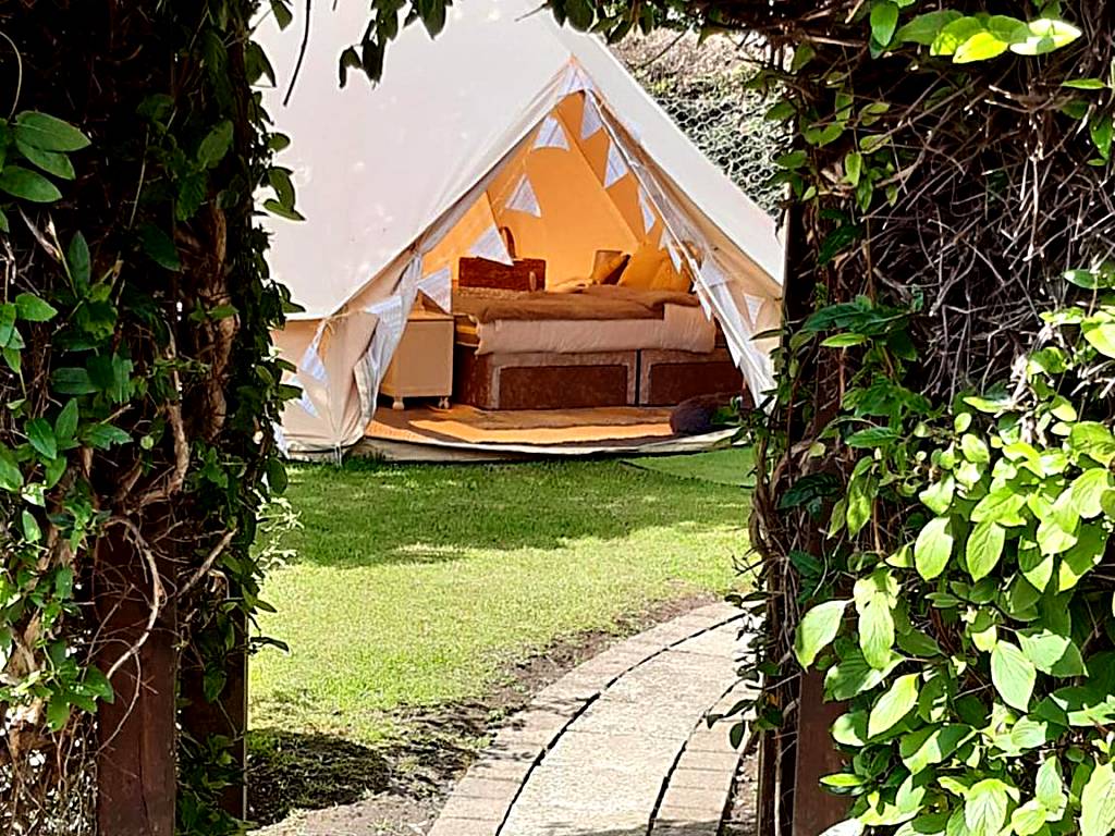 The White Dove Bed and Breakfast and Bell Tents 1