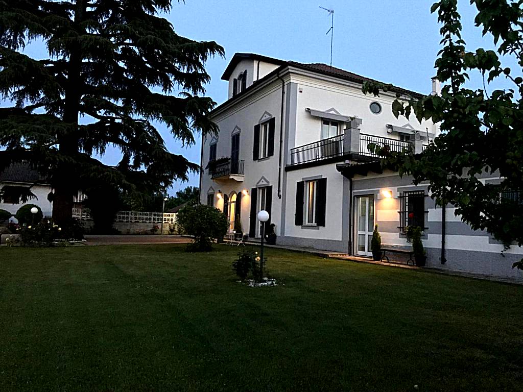 VILLA PRESTIGIO Bed and Breakfast