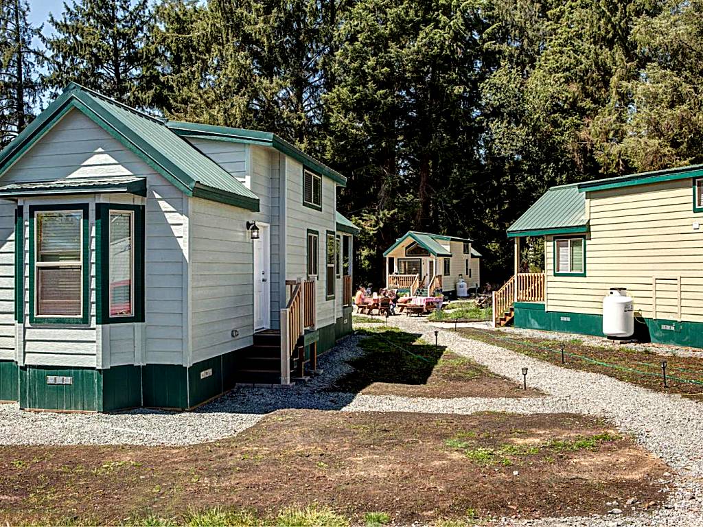 Sheltered Nook On Tillamook Bay (Bay City) 