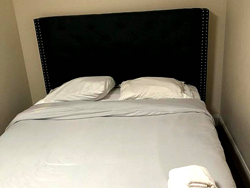 Newly Renovated Guest Rooms near Transportation