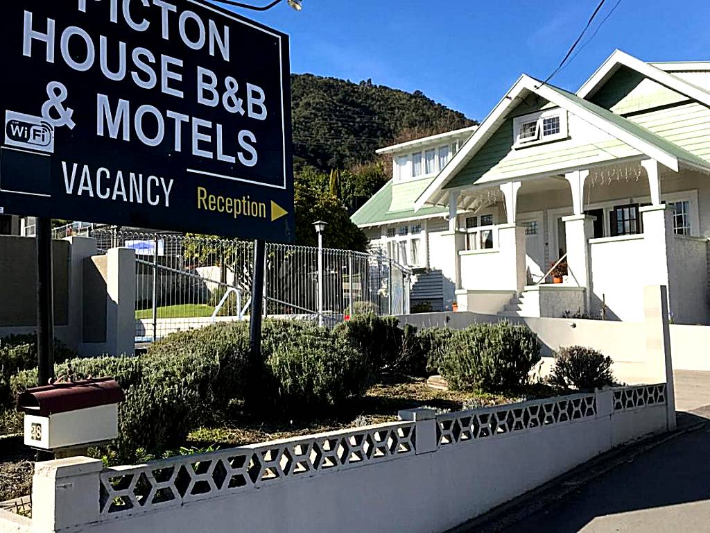 Picton House B&B and Motel