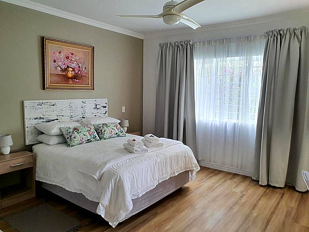 Plett57 - Self Catering - Room No2