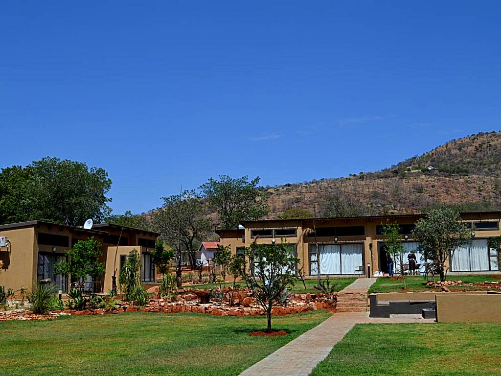 Manor Hills Guest Lodge