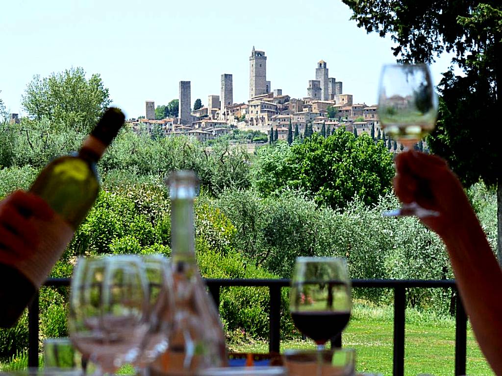 Tenuta Guardastelle - Agriturismo and vineyard