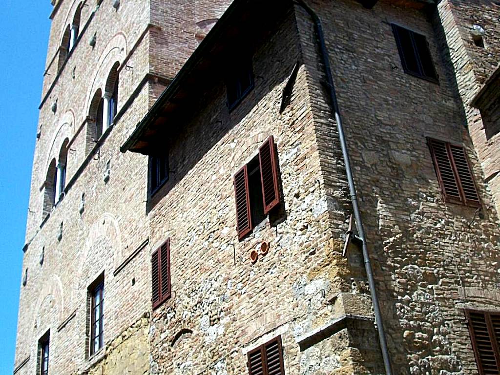 La Torre Nomipesciolini