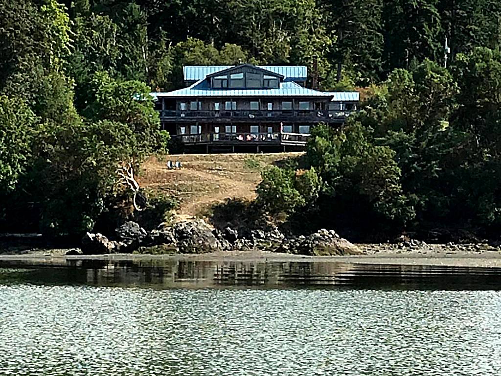 Arbutus Cove Guesthouse