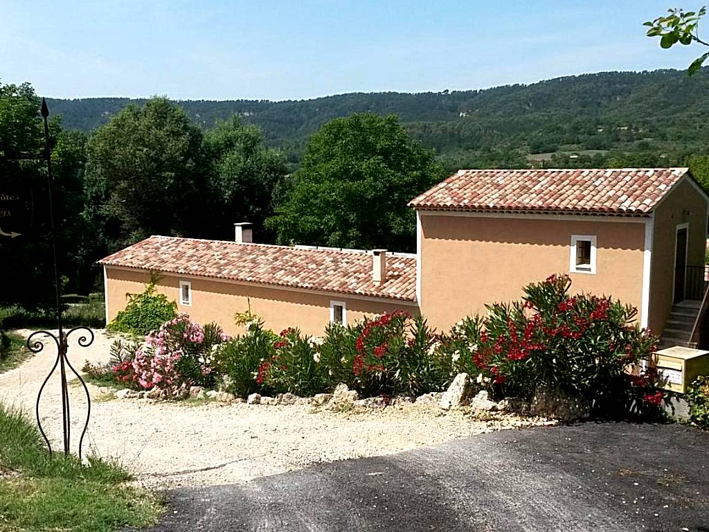 Les Lauriers chambre et terrasse privée